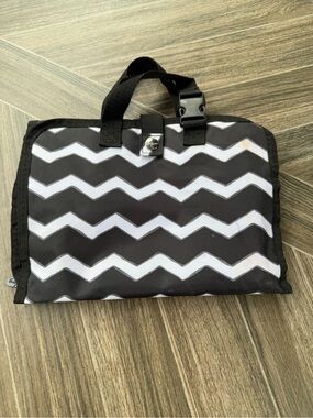 thirty-one Black and White Chevron Travel Pouch with Carry Handle